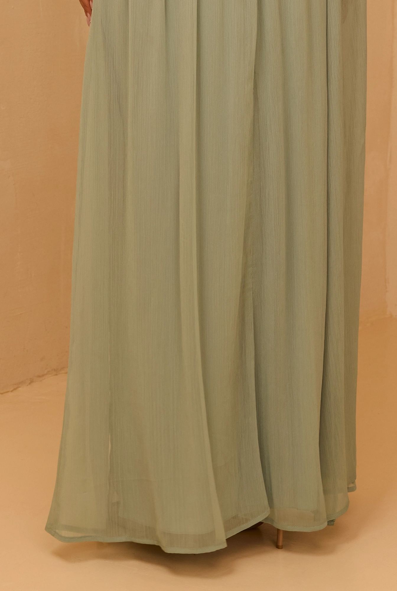 Serena - Robe longue asymétrique à manches amples et amovibles et bas volanté